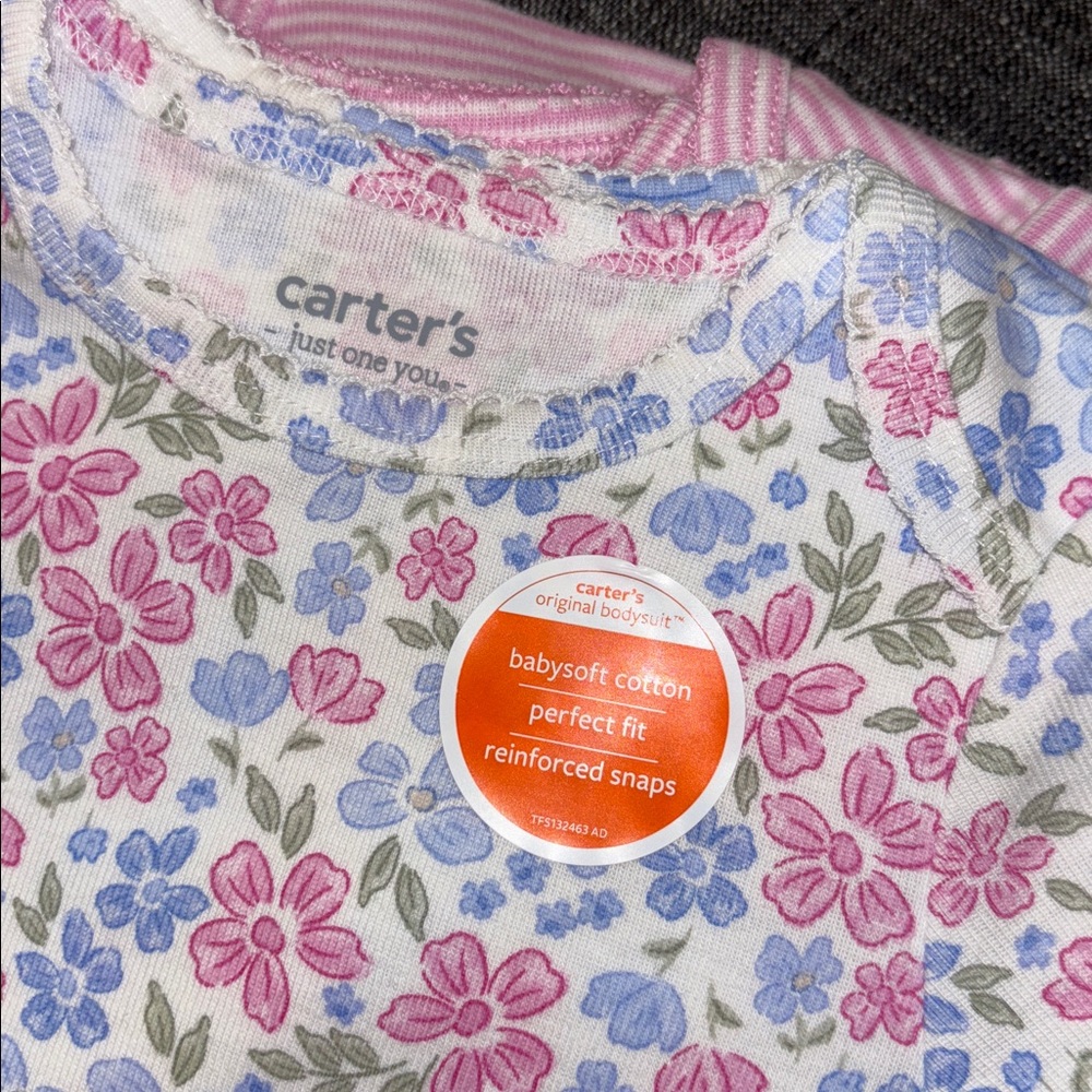 Carter's 9mo NWT 3pc set - Picture 2 of 2